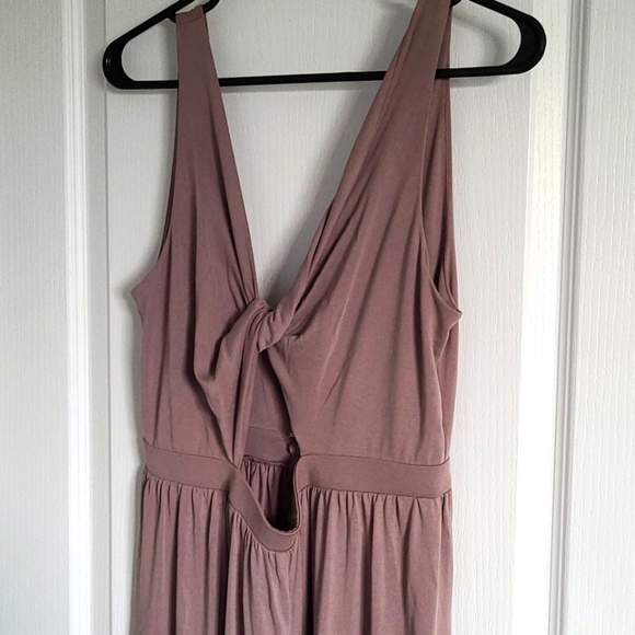Blush pink twist front romper - Picture 3 of 5